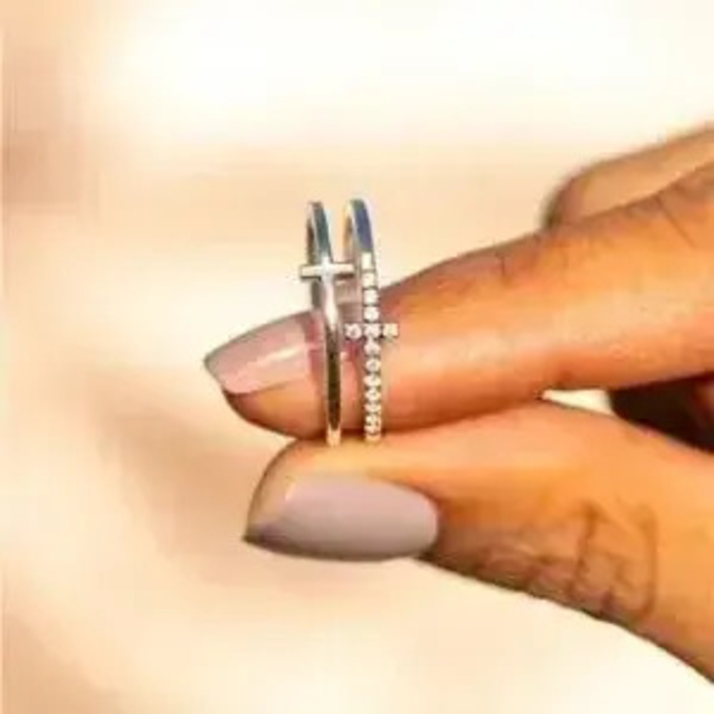 silver Criss cross Crystal Rhinestone statement ring - Picture 2 of 5